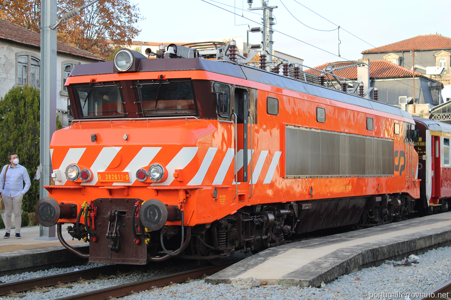 LE 2611