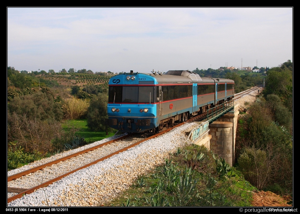 0453 (R 5904 Faro - Lagos) Ponte Mesquita 08122011