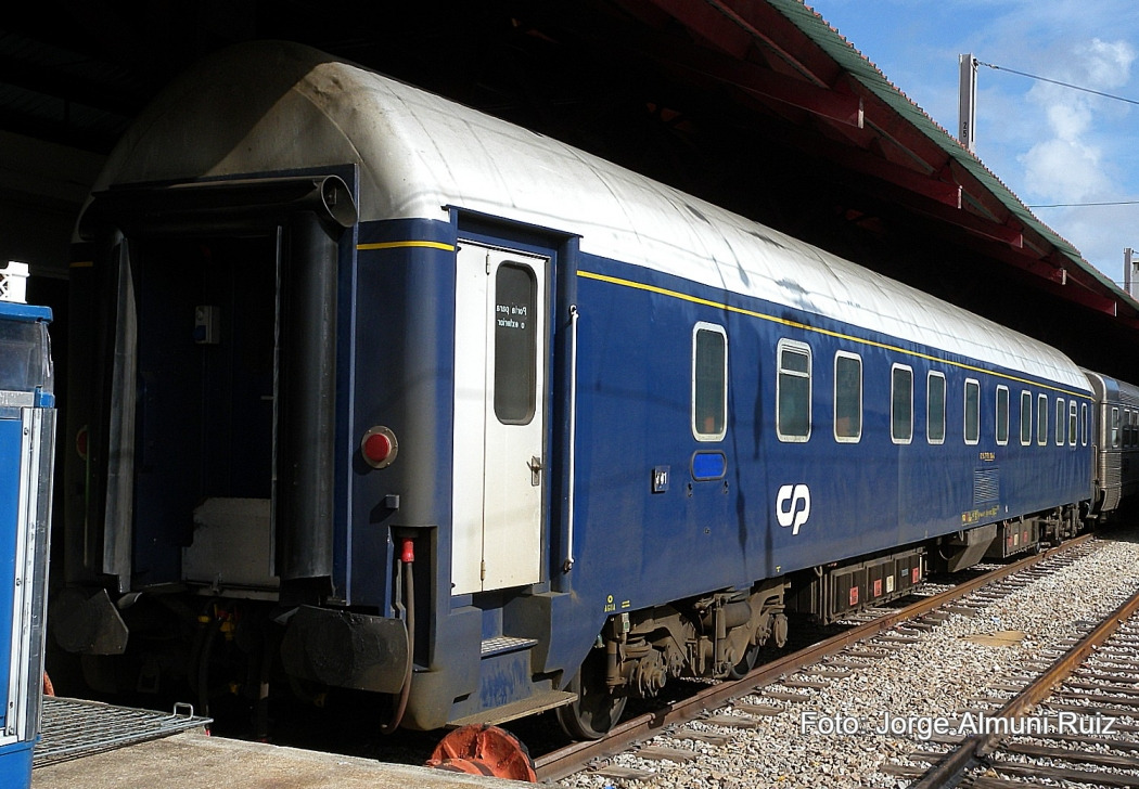 UH04