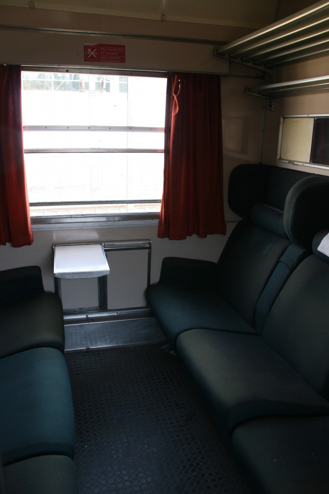 85-40 002 Interior_Compartimentos