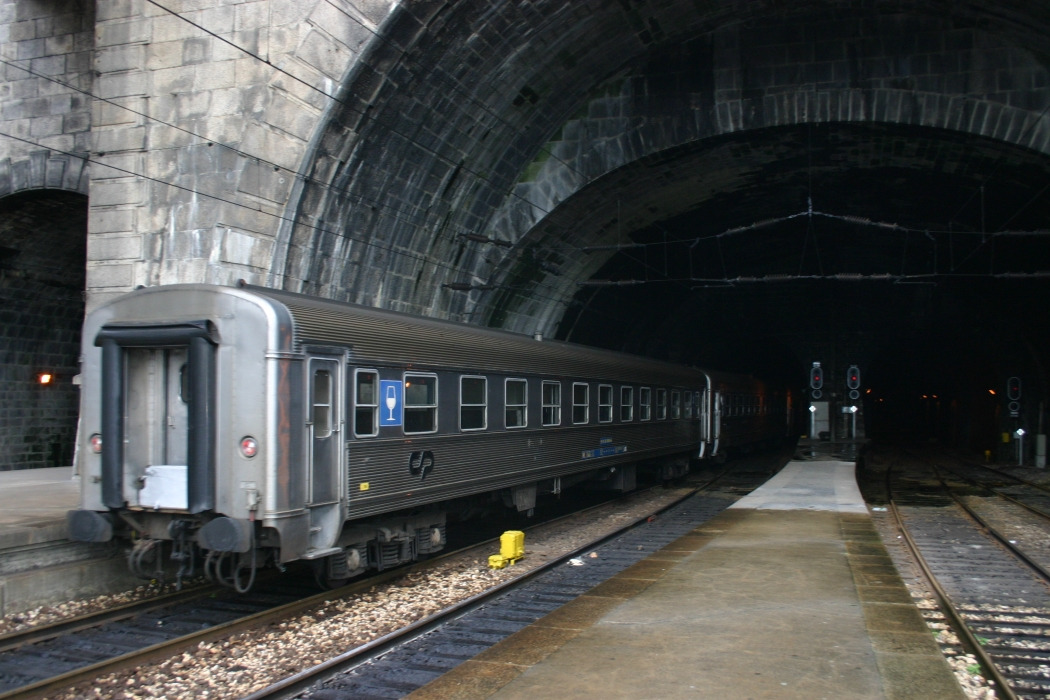 85-50 004 Exterior - S. Bento