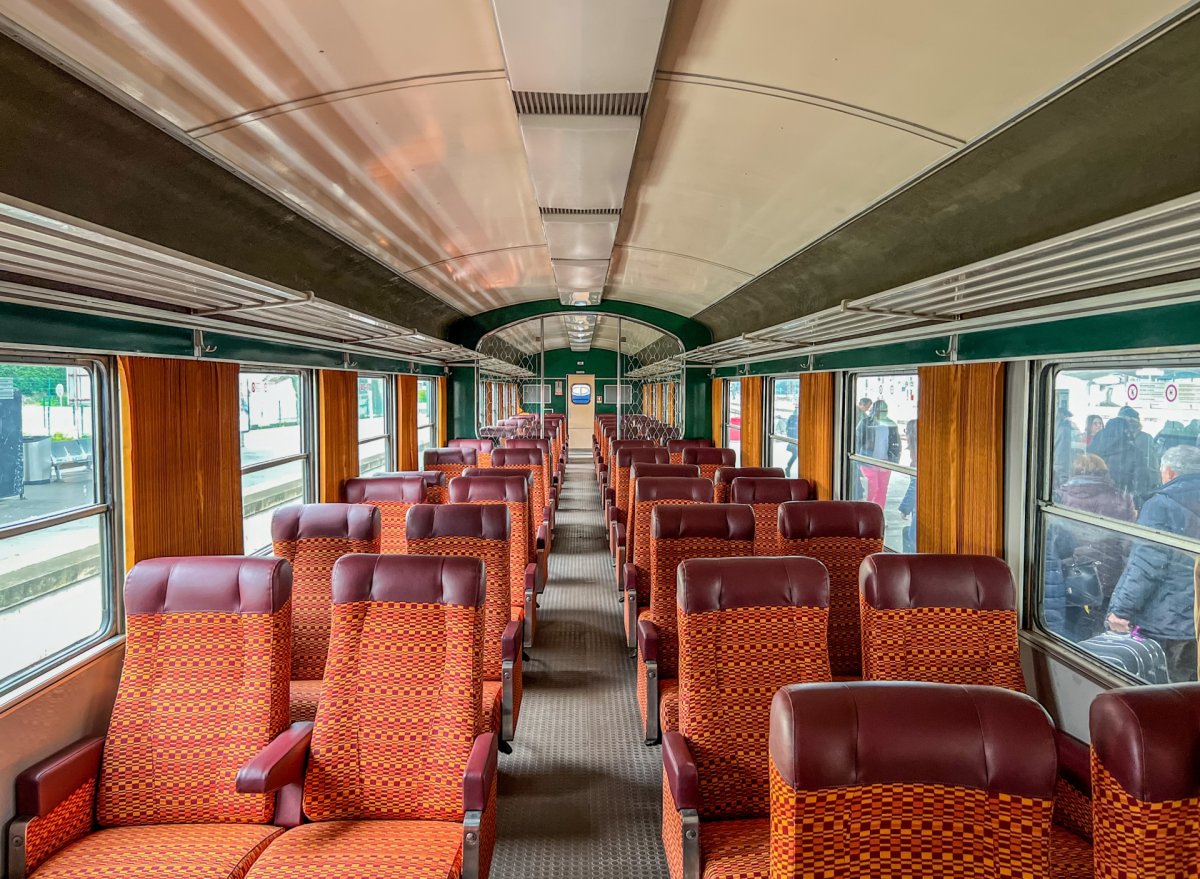 Interior carruagem Sorefame