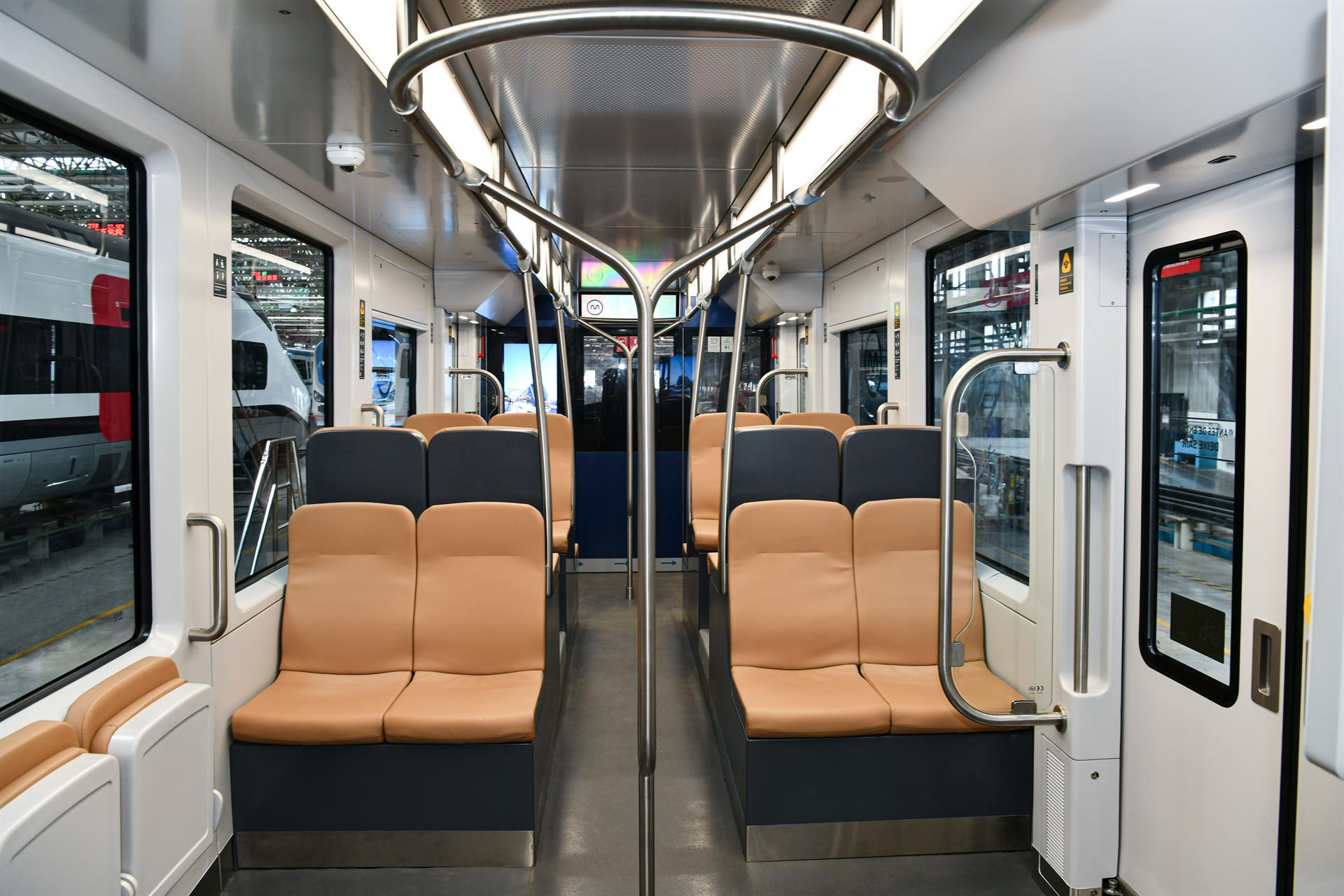 Imagem do interior do MP 201 no fim da sua construção, na CRRC Tangshan,