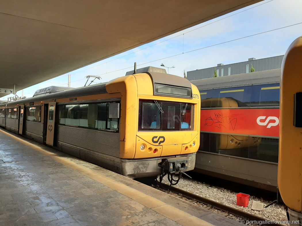 2279 Santa Apolónia