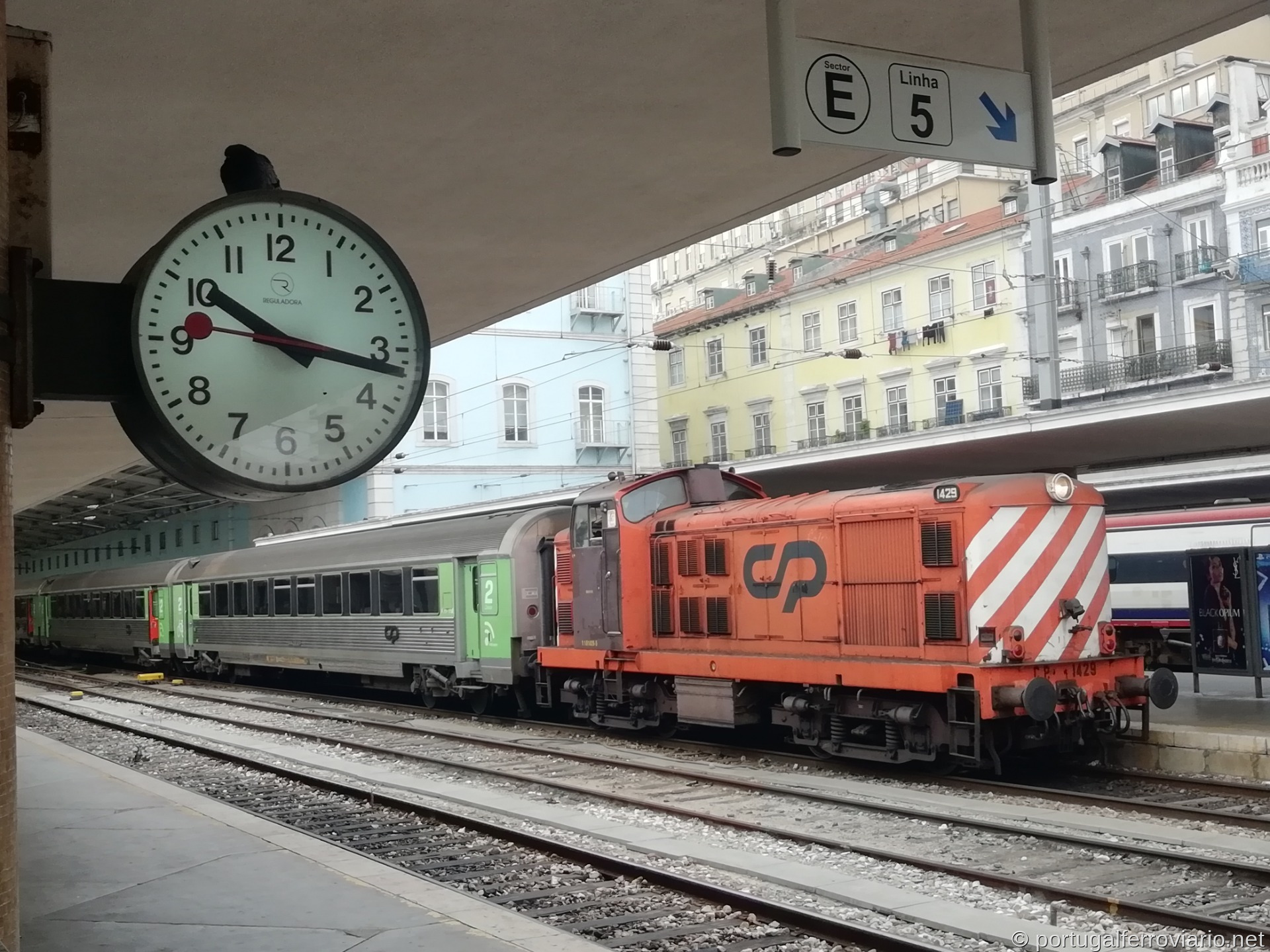 CP 1429 em Santa Apolónia