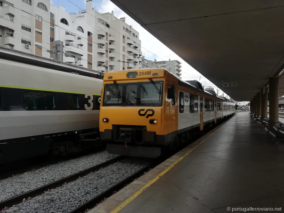 UTD 592-225 em Santa Apolónia