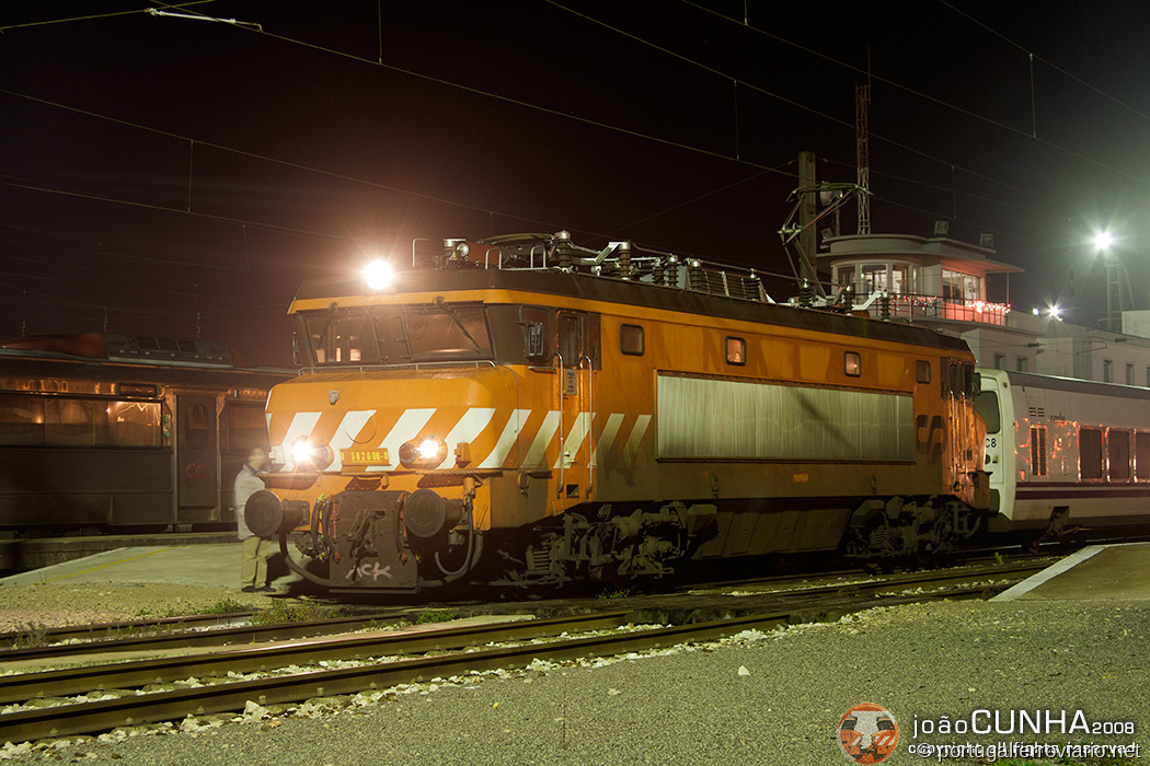 2606 com o Talgo Madrid - Lisboa