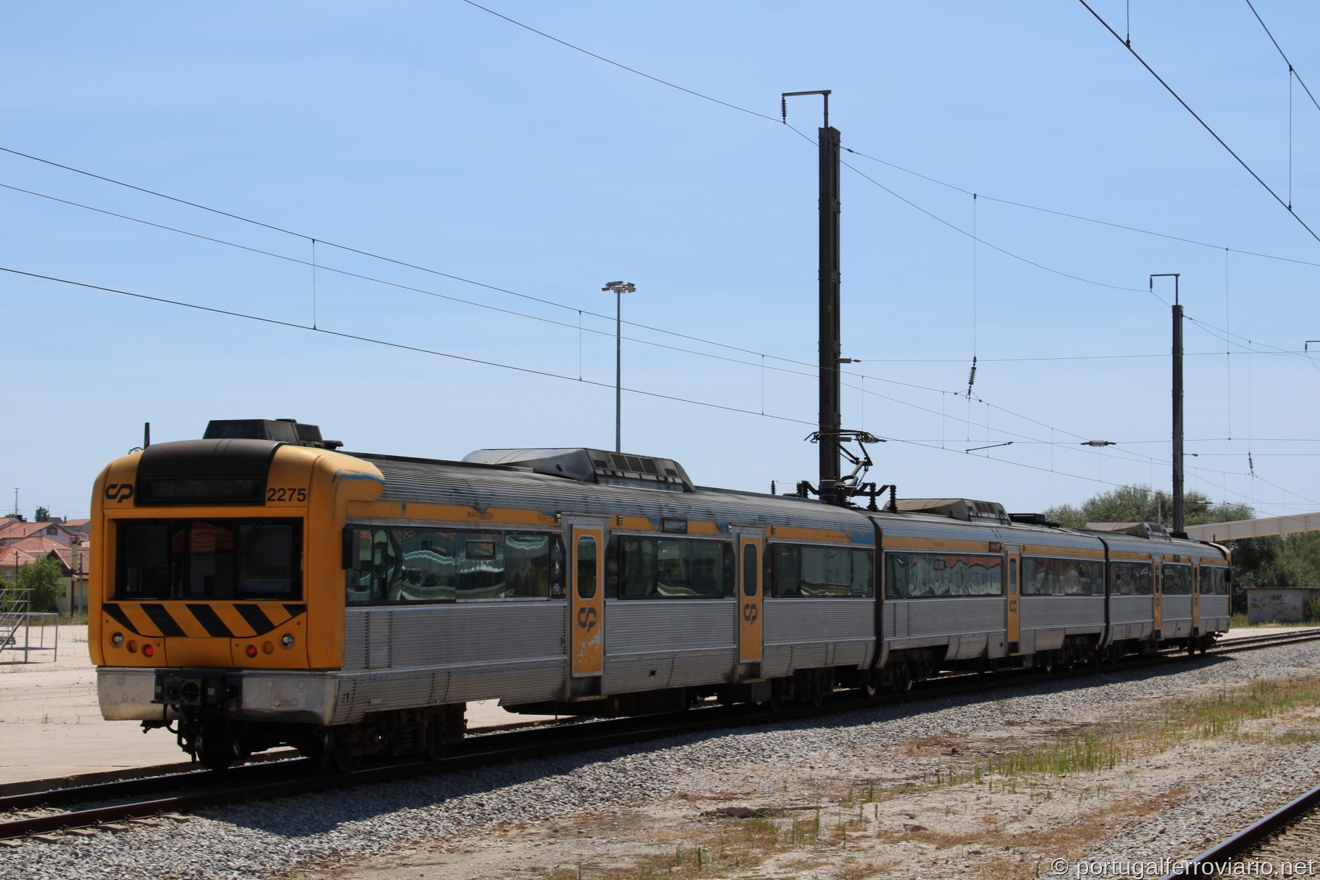 UTE 2275
