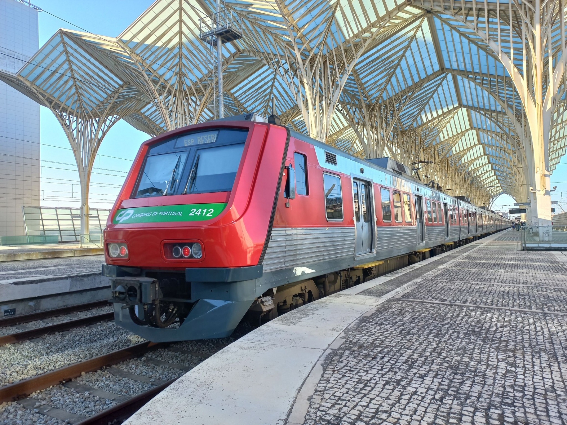 CP 2412 | Urbano nº 18224 @ Lisboa-Oriente