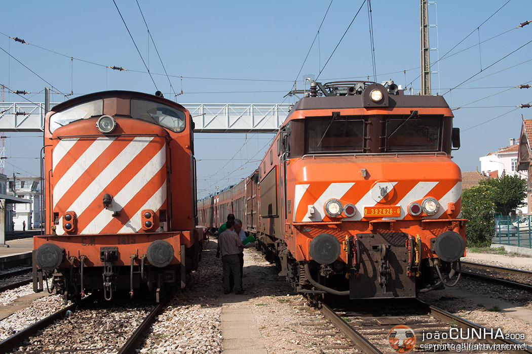 2626 com automóveis Vilar Formoso - Vale da Rosa