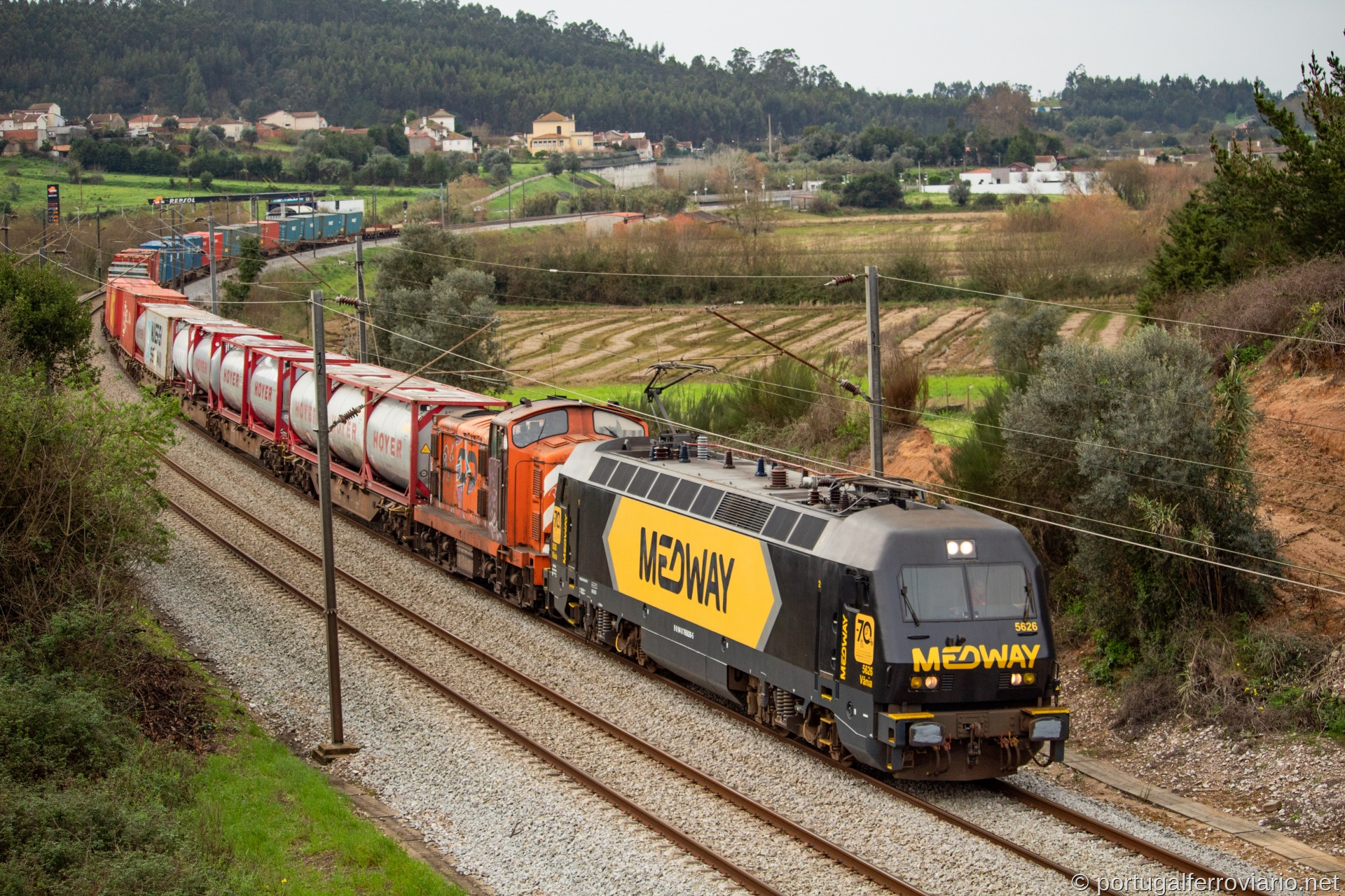 5626+1431 em Reveles