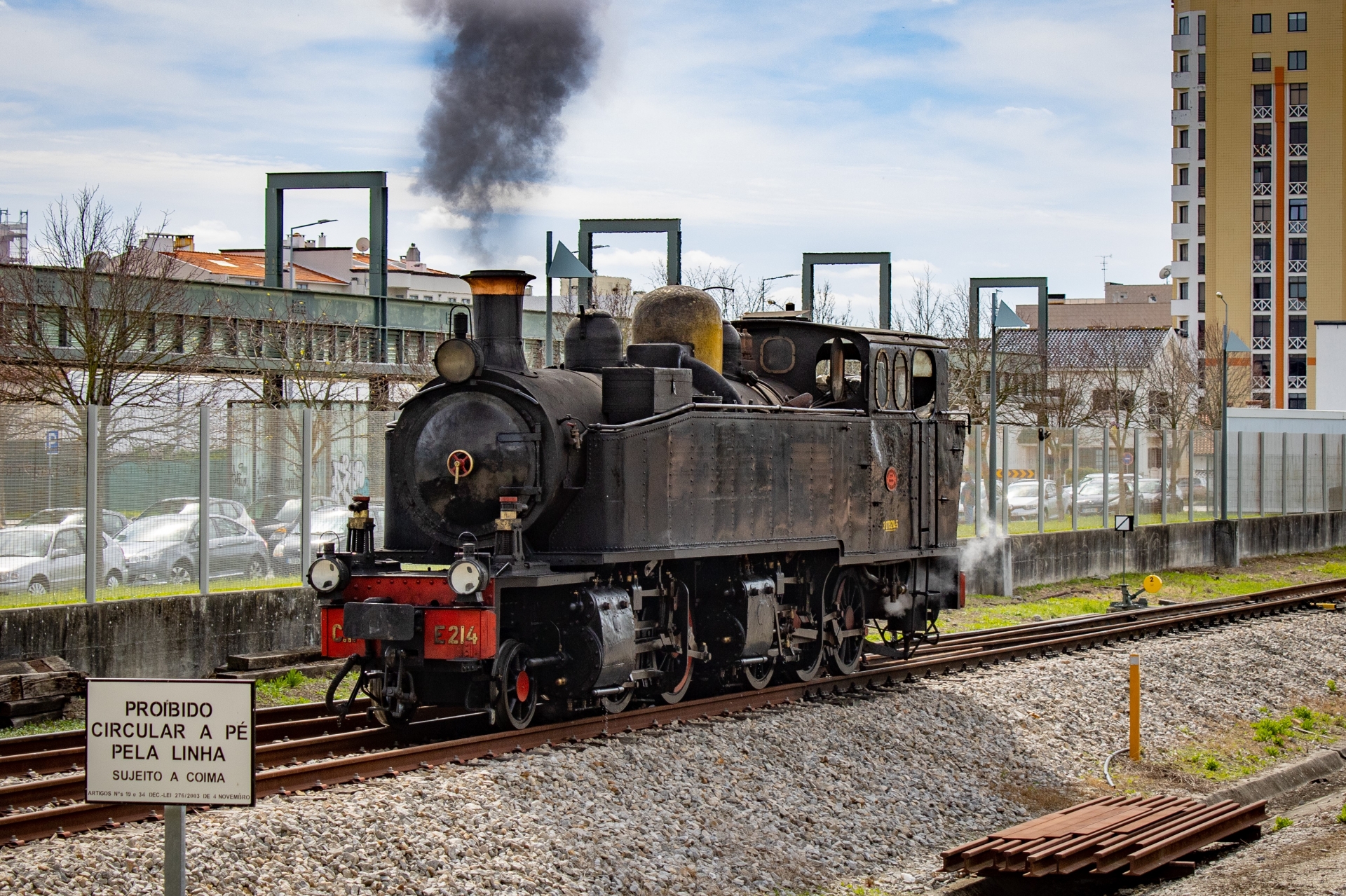Henschel & Sohn E214