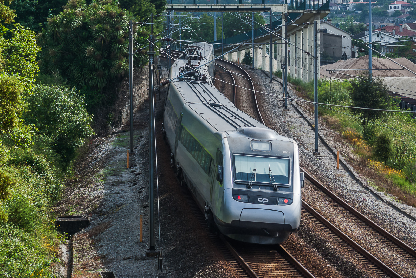 4002 Alfa Pendular