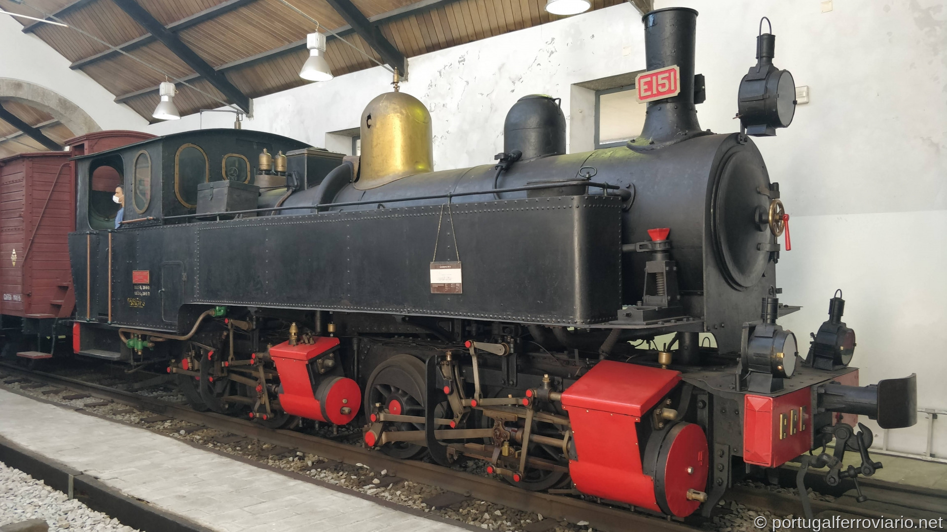 E151