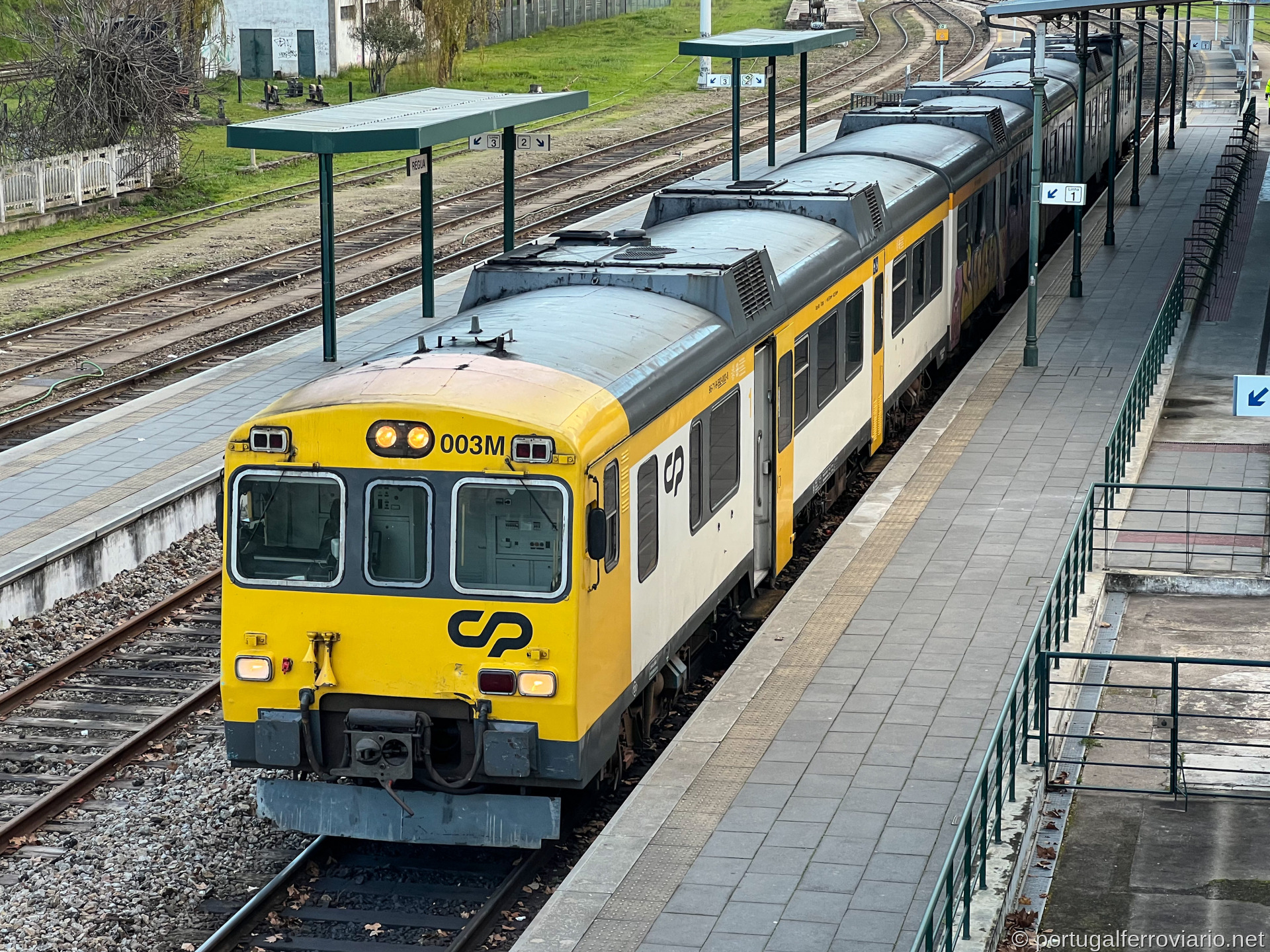 UTD 592.002 na estação da Régua