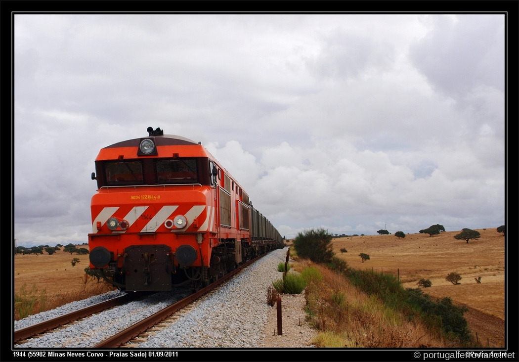 1944 (55982 Minas Neves Corvo - Praias - Sado) 010