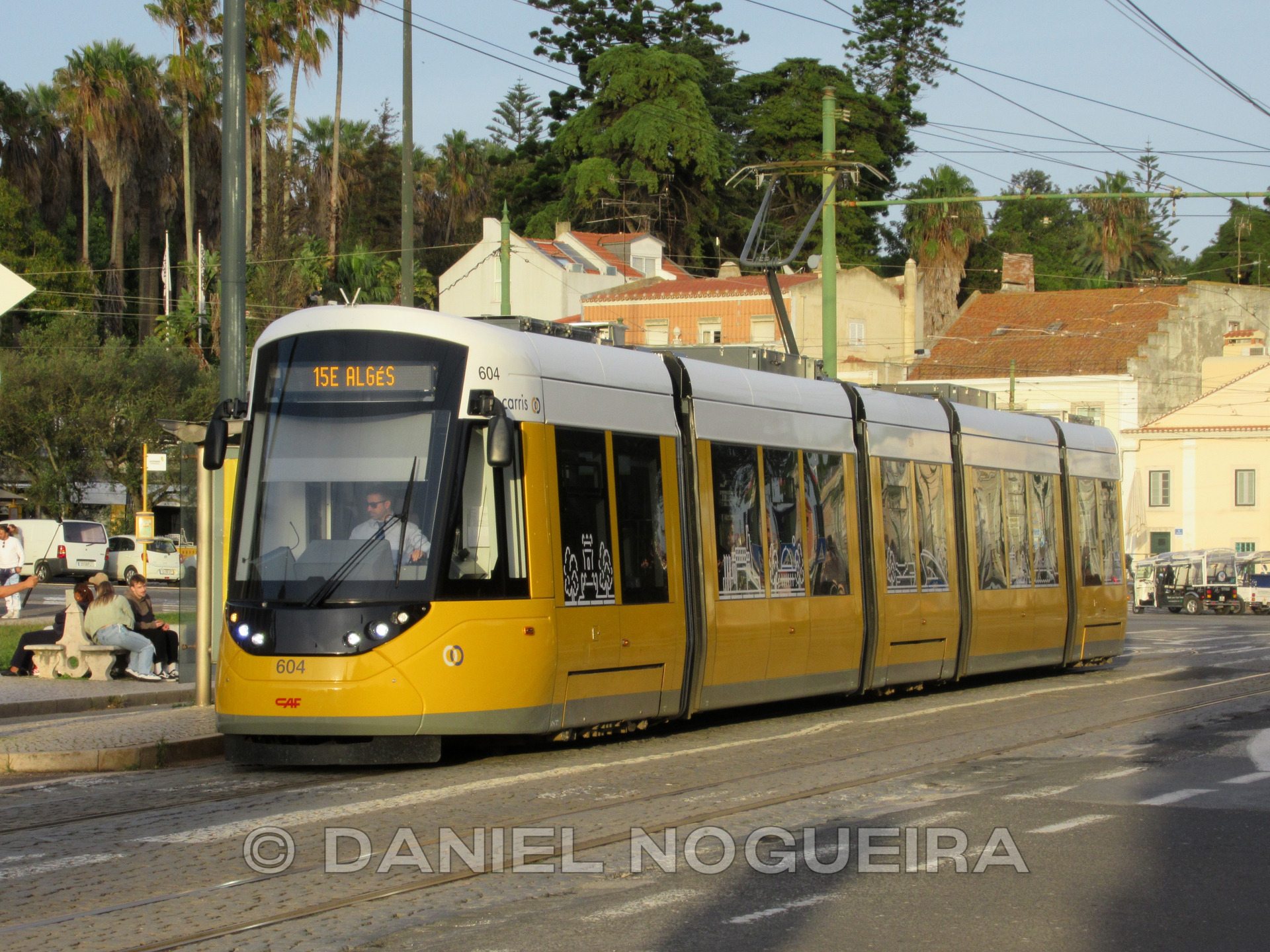 CCFL 604 na carreira 15E (Cais do Sodré  Jardim de Algés) @ Lisboa, Pç. do Império | 07/11/2023