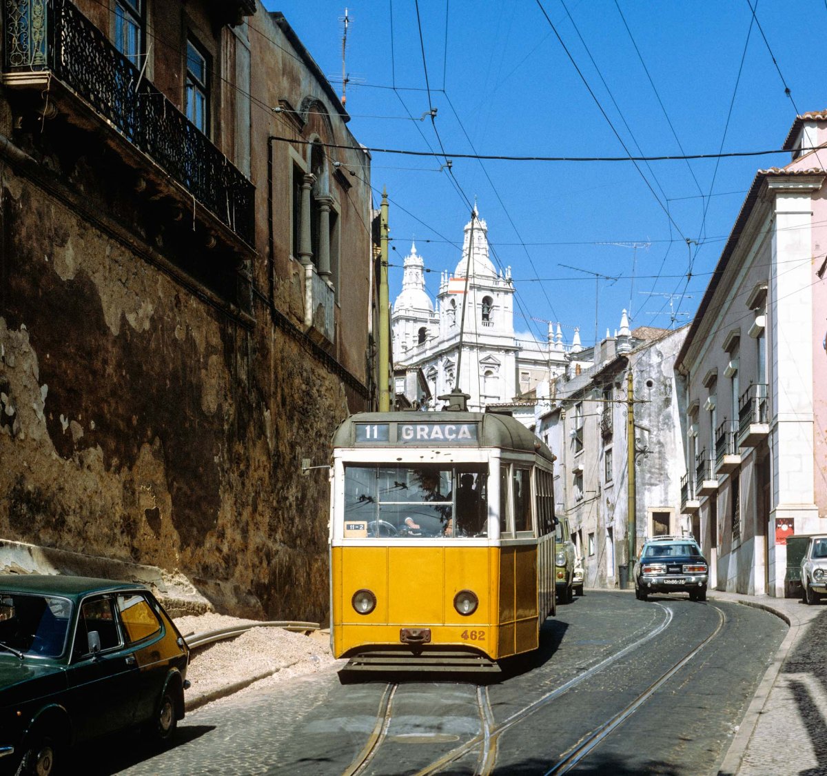 Elétrico nº 462 em 07 de outubro de 1982 na Rua das Escolas Gerais.