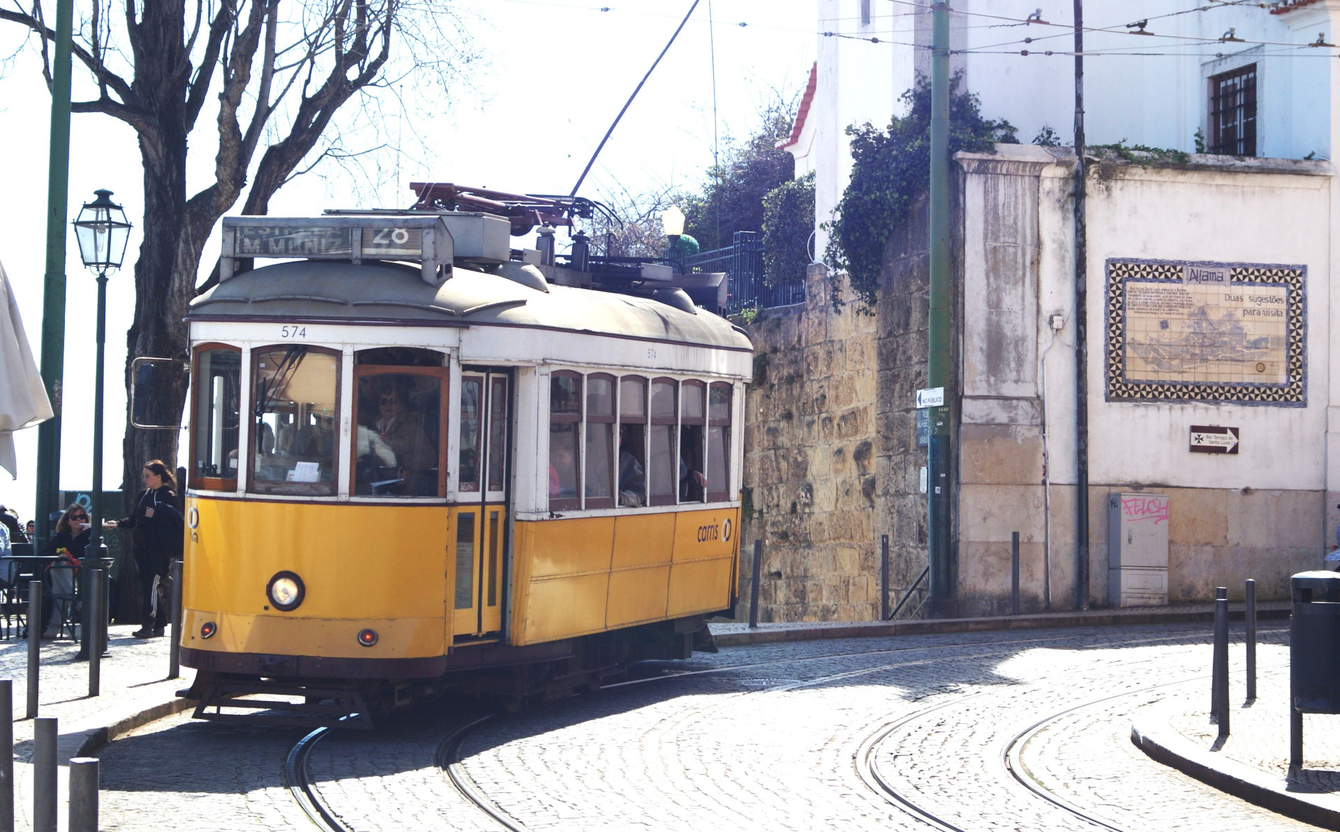 Carris Eléctrico car no. 574, Miradouro das Portas do Sol, Lisboa,