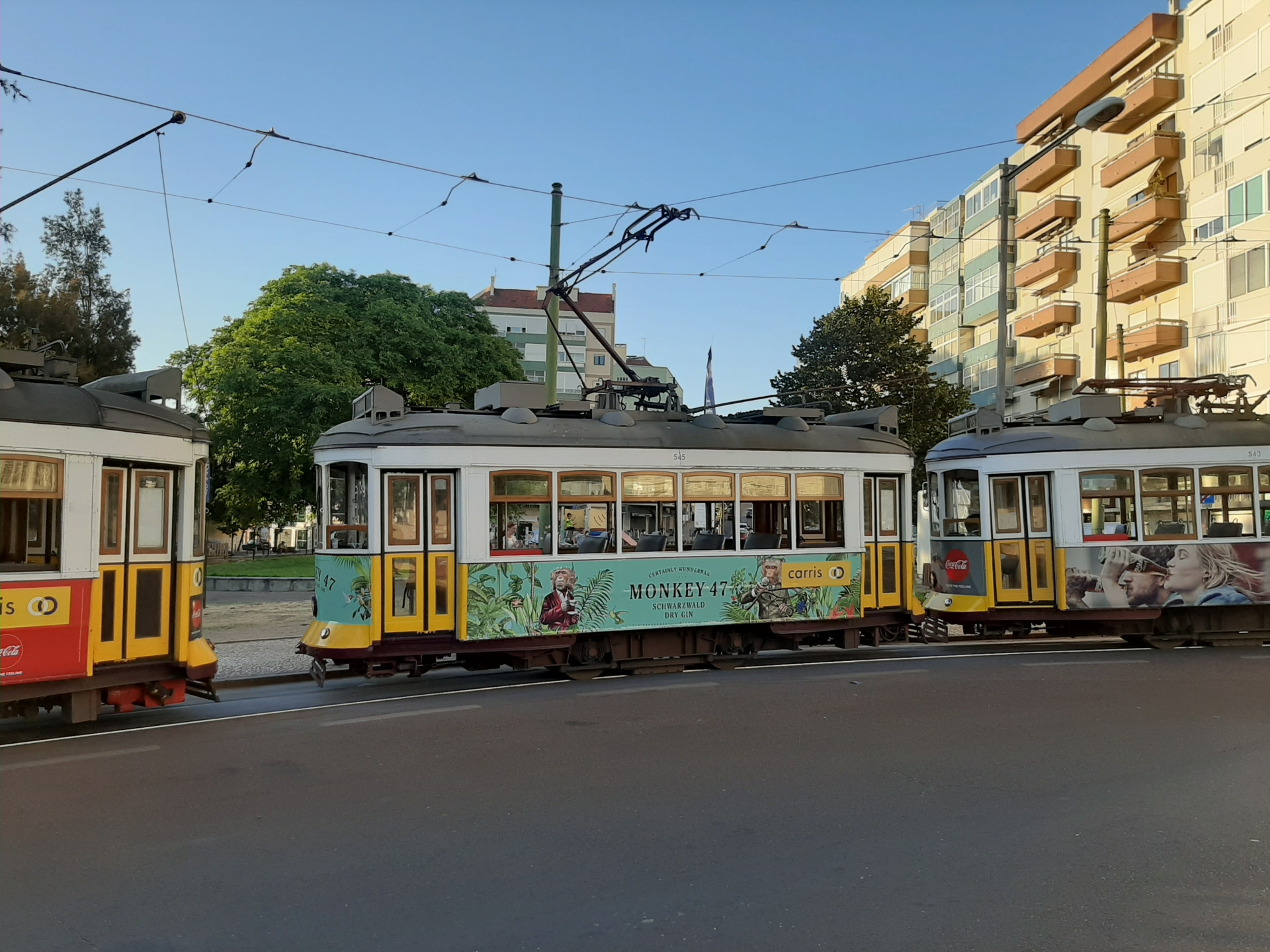 545 @ Prazeres Campo de Ourique Lisboa, 02 setembro 2020, final de tarde, na Carreira 25E para Praça da Figueira