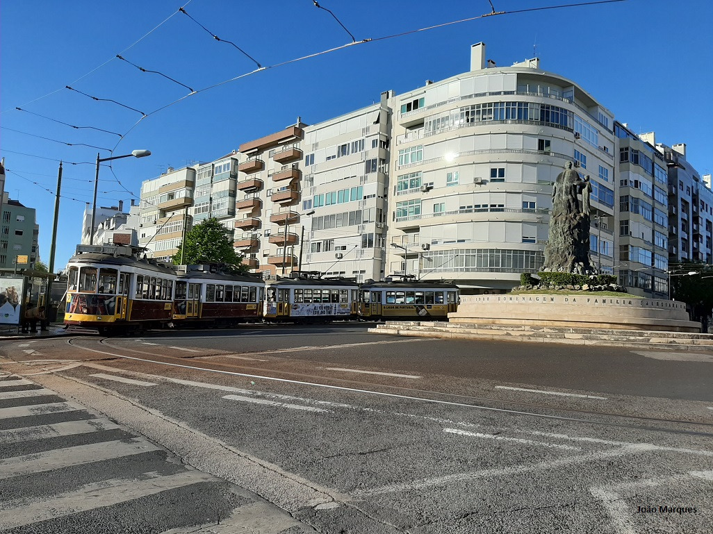 556 liderando, 543, 582 e 549 @ Campo de Ourique Prazeres, Lisboa final de tarde, 23/05/2020