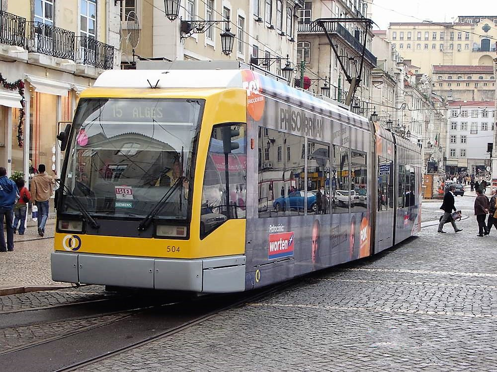 504 na Praça da Figueira, linha 15 para Algés, início de tarde de 02 dezembro 2006