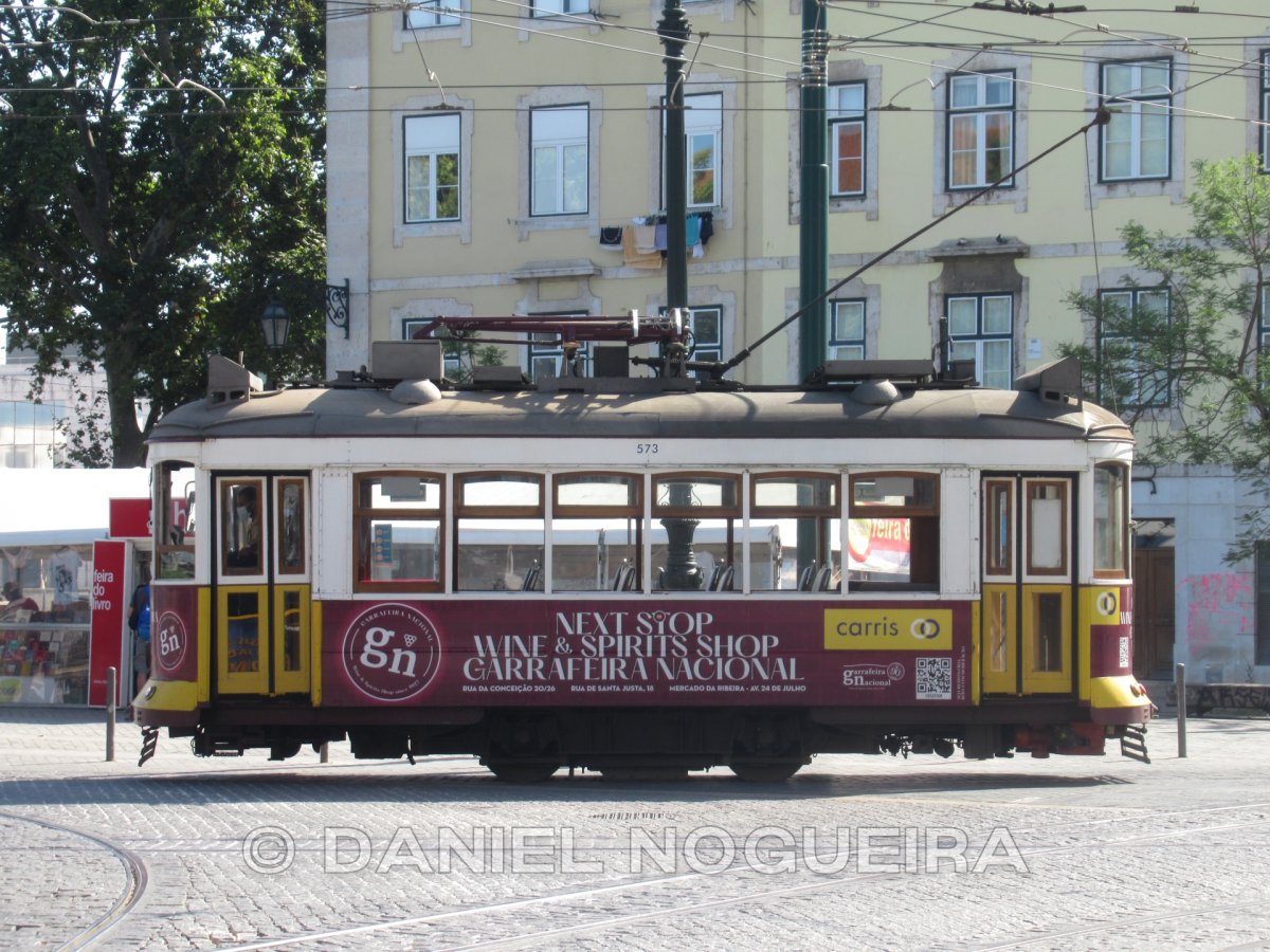 CCFL 573 na carreira 24E (Reservado) @ Lisboa, Lg. do Corpo Santo | 03/07/2022
